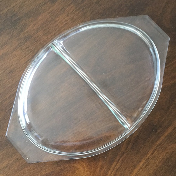 Vintage Pyrex 1.5 Qt. Divided Dish - Picture 12 of 16